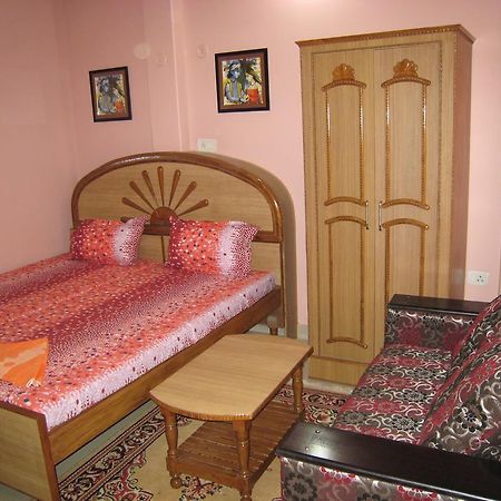 Krishna Paying Guest House Варанаси Стая снимка