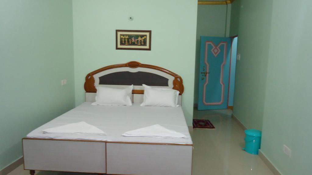 Krishna Paying Guest House Варанаси Стая снимка